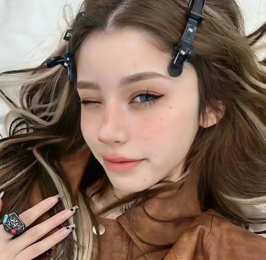 歌女五美图